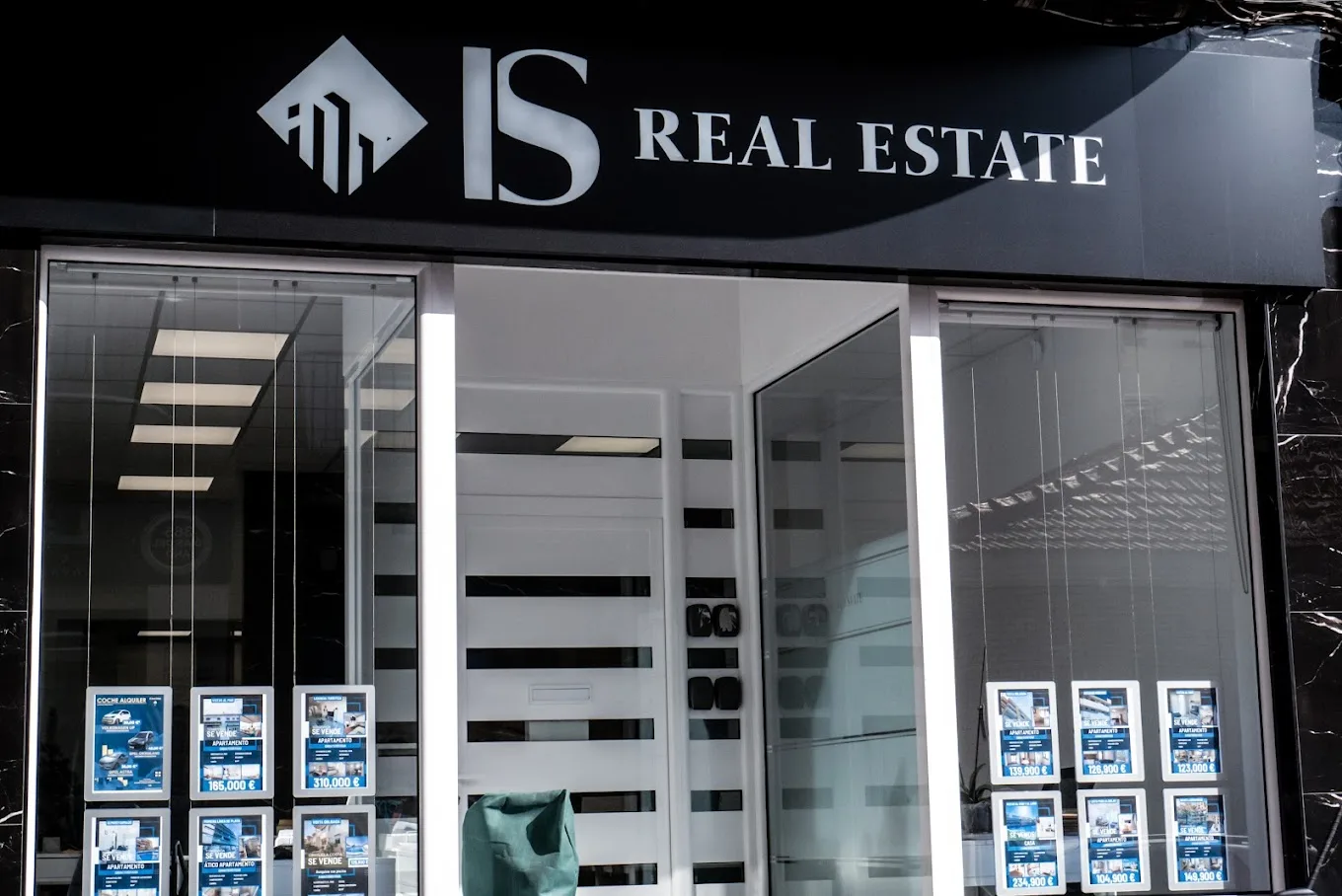 IS Real Estate Office Front Torrevieja city 2024-11-05