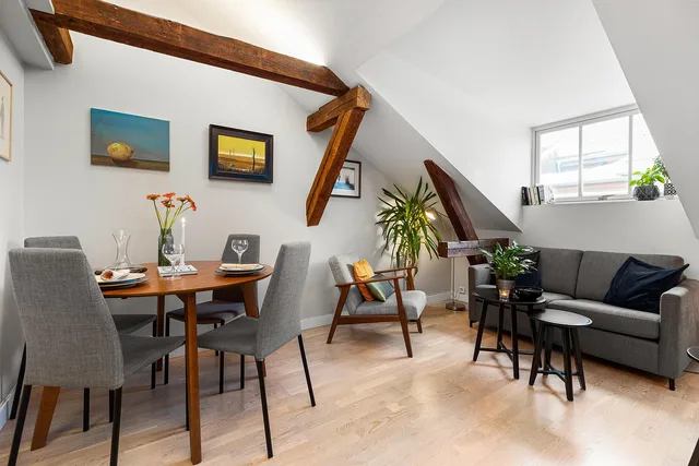 real estate, interior, house, luxury, sofa, living room, table, floor, chair, decor, home. Property influencer contract: the clauses UK agents need